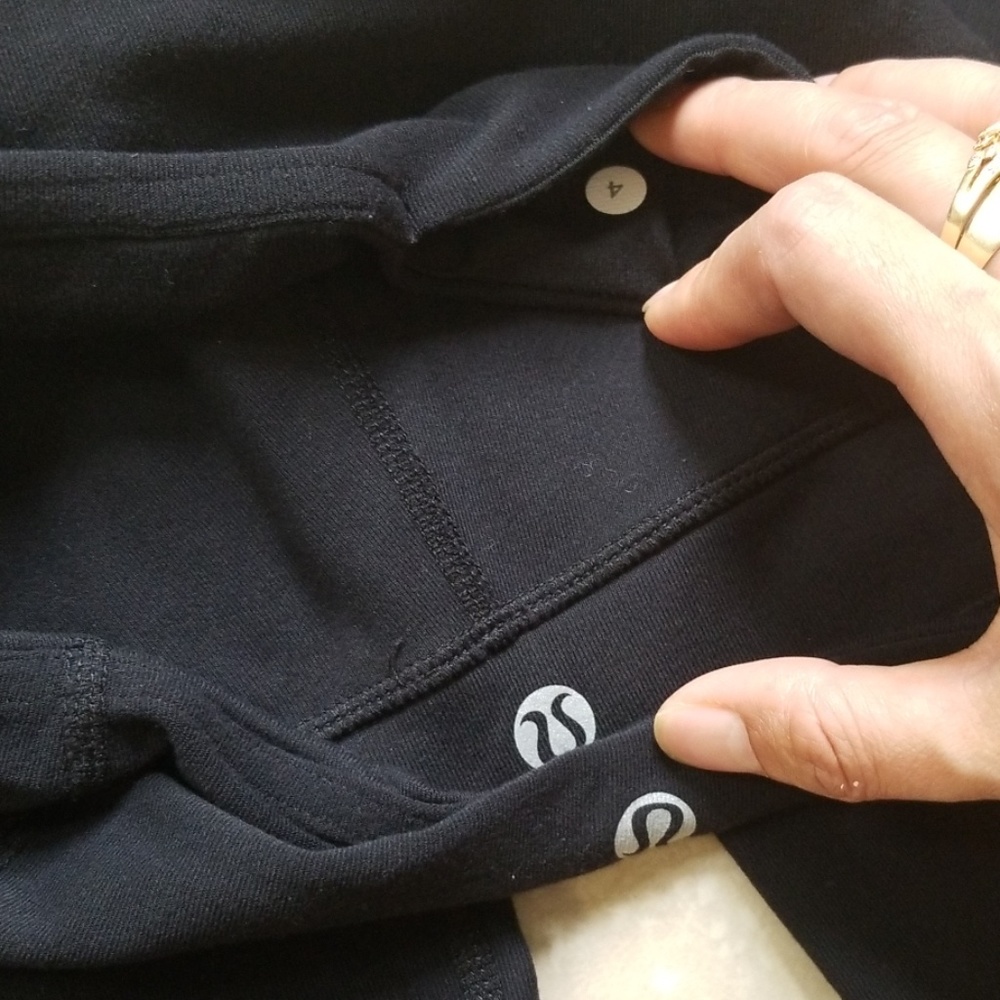 LULULEMON Reversible Cropped Pant Size 4 - Picture 8 of 8